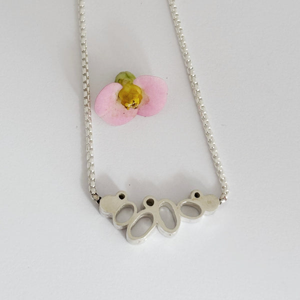 Spring Along Silver neckpiece