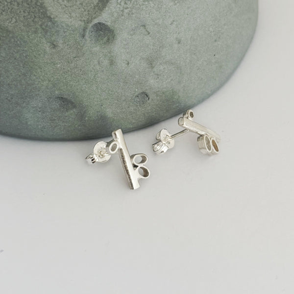 Bud Bar Silver Studs