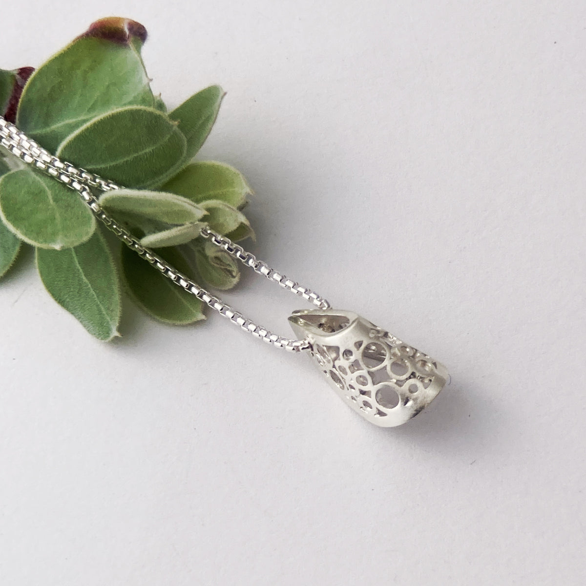 Flower Mother Of Pearl Necklace – Pip Keane Design