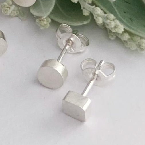 Round and square earrings