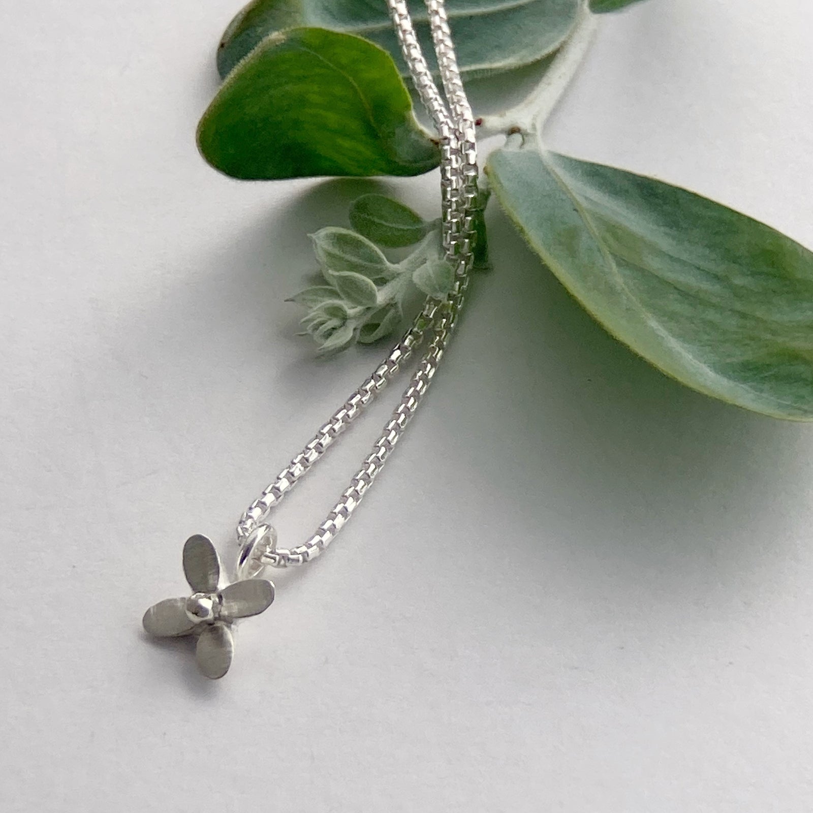 Star flower necklace with silver ball – Pip Keane Design